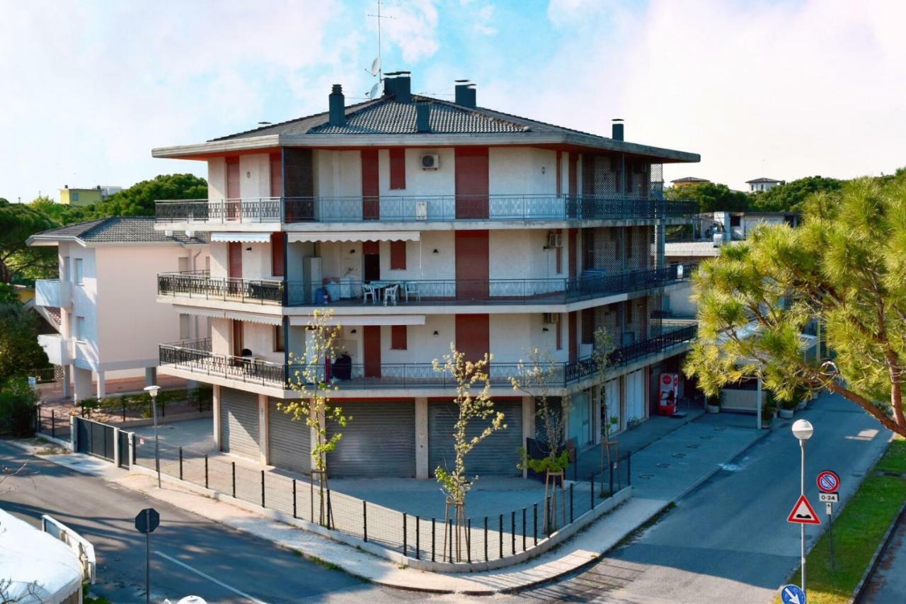 Todaro Bibione Bagian luar foto